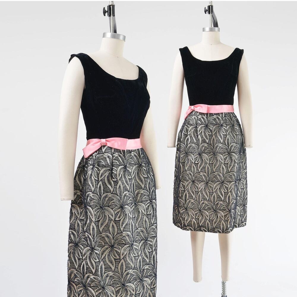 Vintage 60s Black Velvet and Floral Lace Retro Party Cocktail Dress Pink Bow S